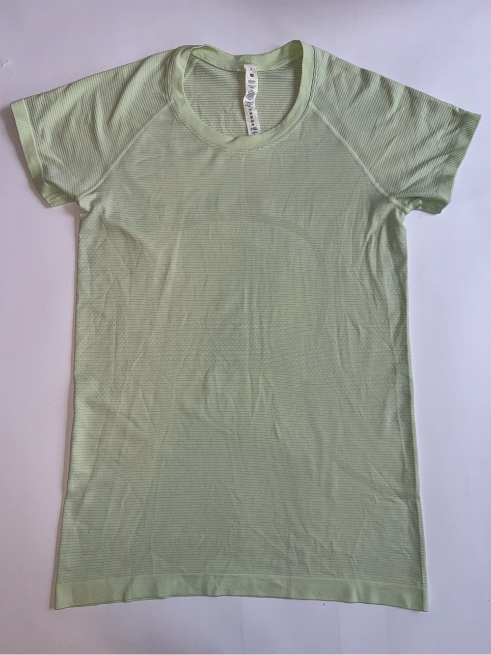 Lululemon Swiftly Tech Short Sleeve Shirt 2.0 Women’s Size 8 Light Green